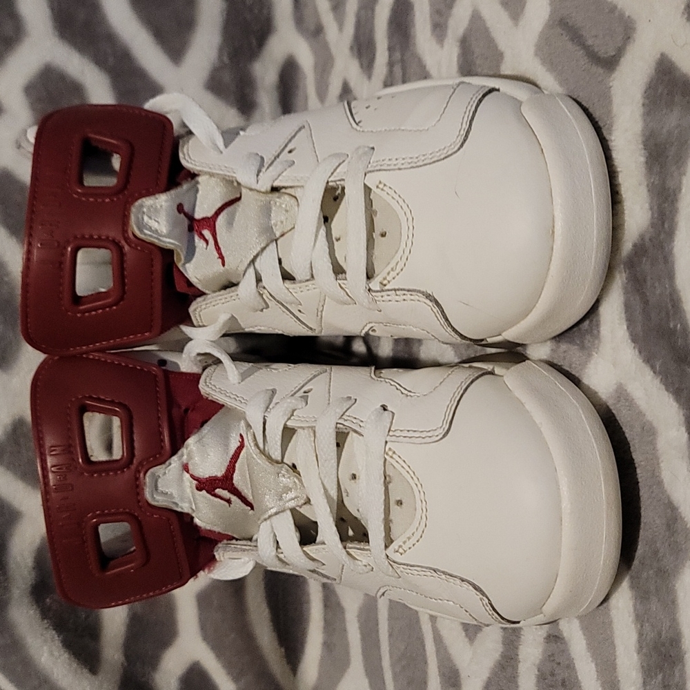 Nike Air Jordan 6 "Maroon"